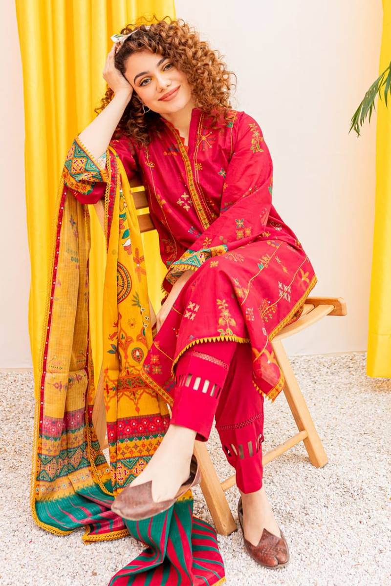 Batik Embroidered Lawn 3Pc Suit