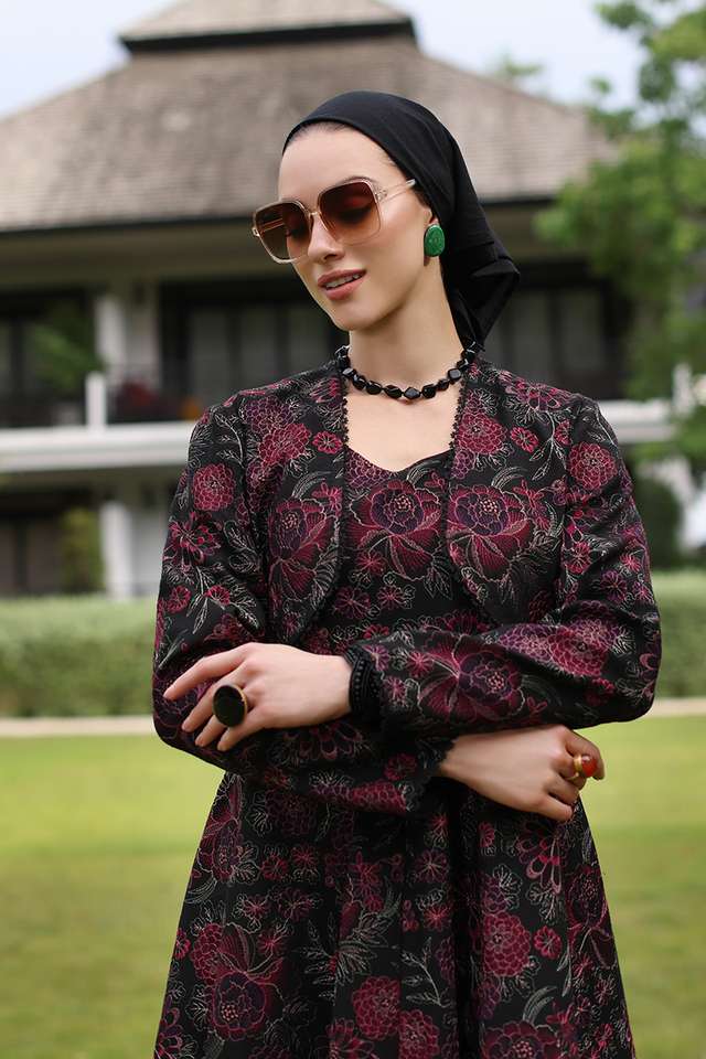 Bareeze Unstitched Embroidered Lawn 3Pc Suit