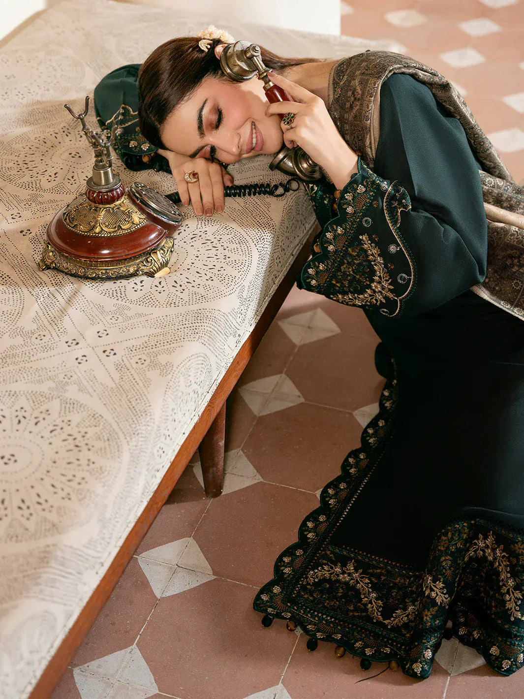 anayanoor Izel Unstitched Embroidered Lawn 3Pc Suit 3PC