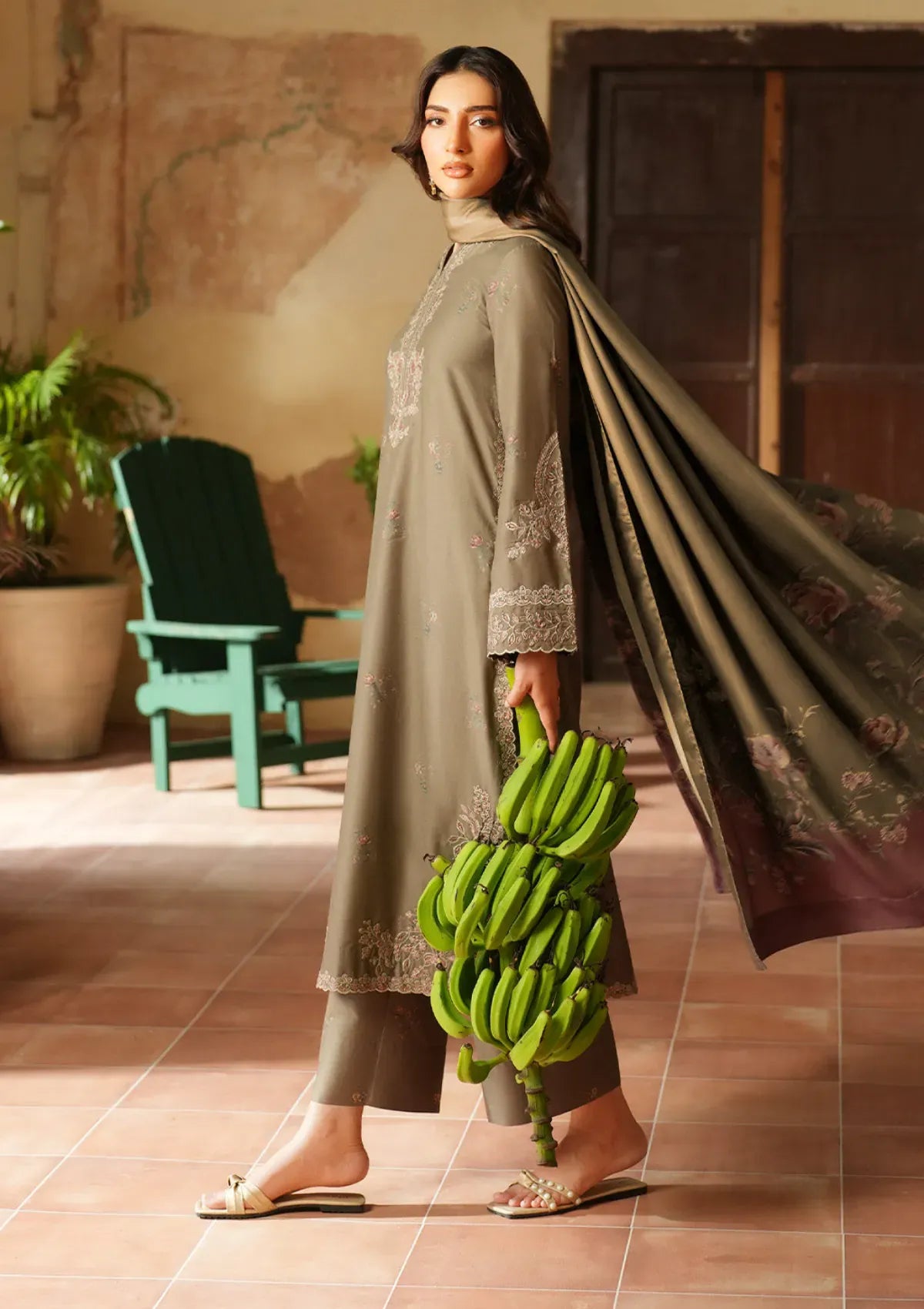 anayanoor Iznik Unstitched Embroidered Lawn 3Pc Suit 3PC