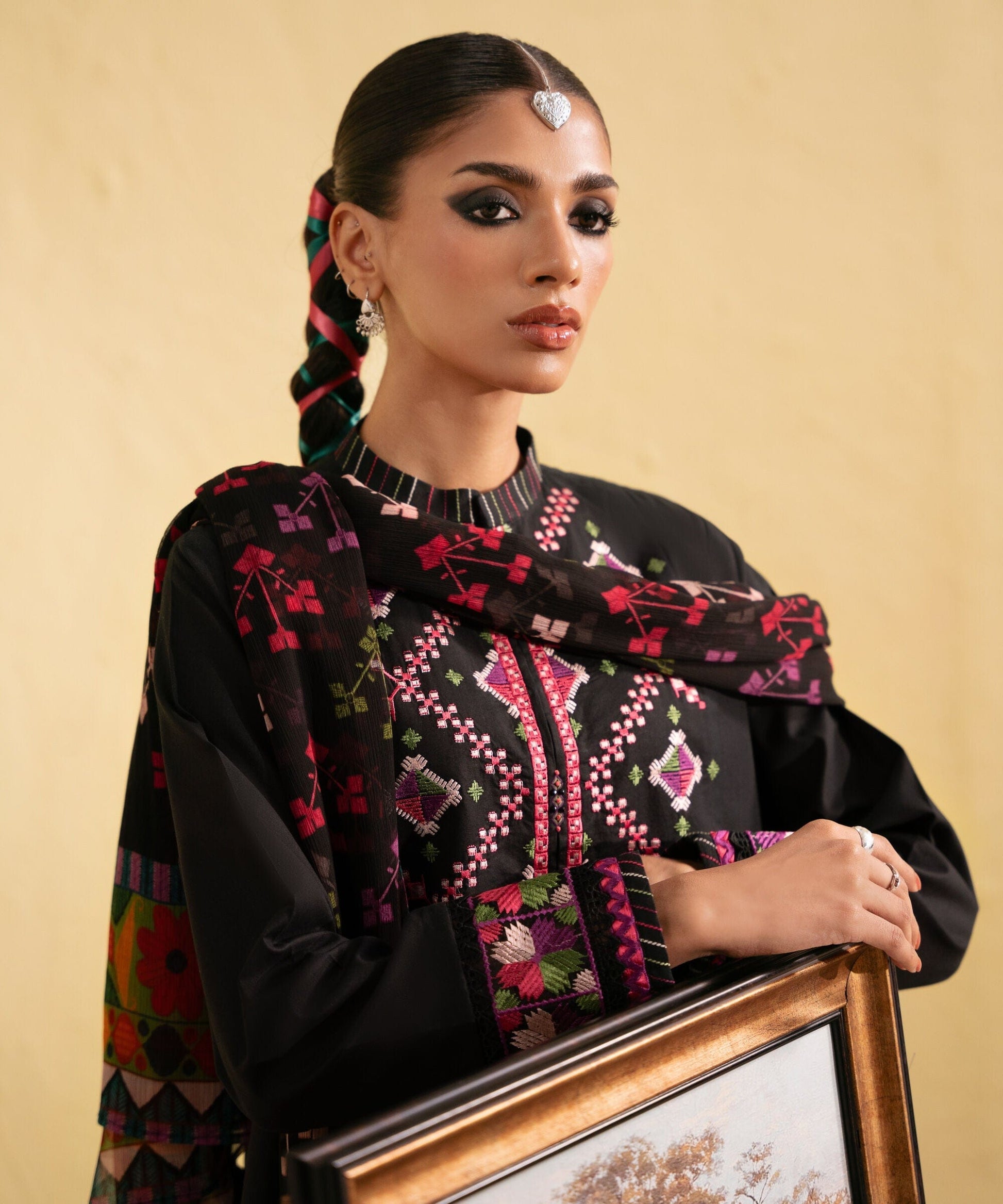 anayanoor Sapphire Unstitched Embroidered Lawn 3Pc Suit 3PC