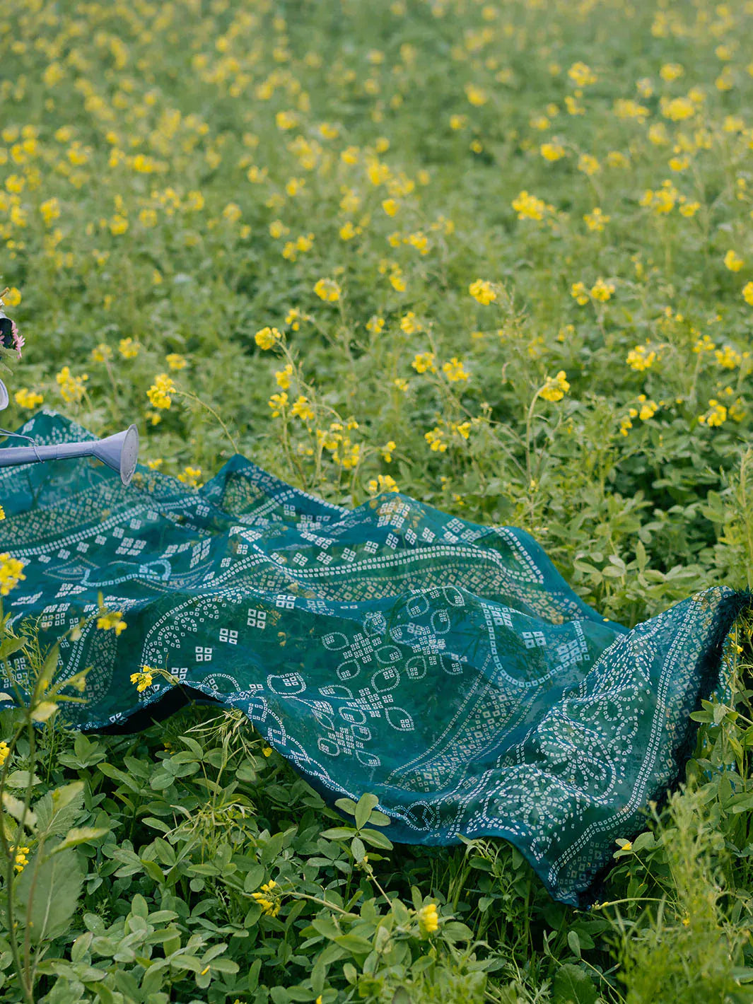 anayanoor Unstitched Embroidered Lawn 3Pc Suit 3PC