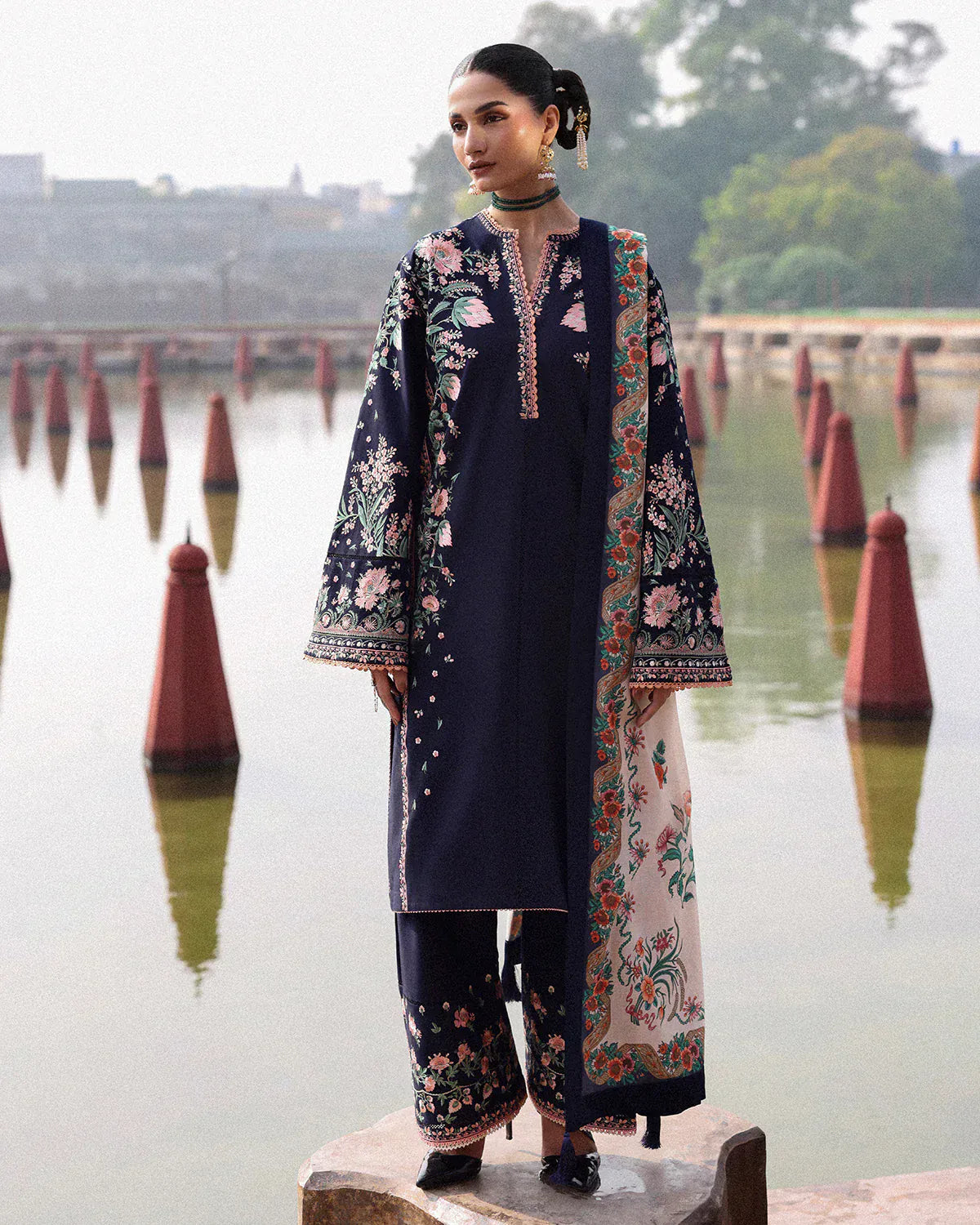 anayanoor Unstitched Embroidered Lawn 3Pc Suit 3PC