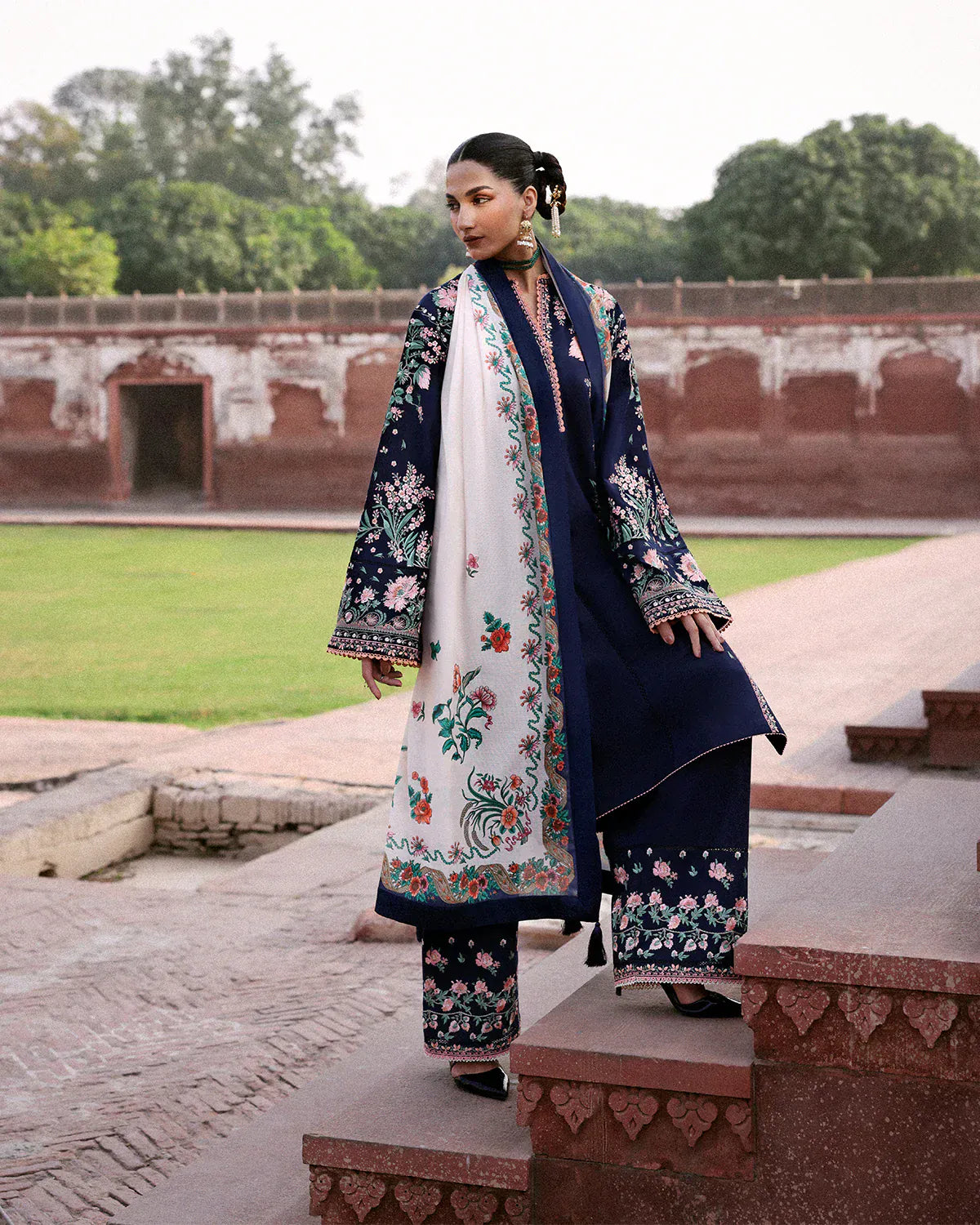 anayanoor Unstitched Embroidered Lawn 3Pc Suit 3PC