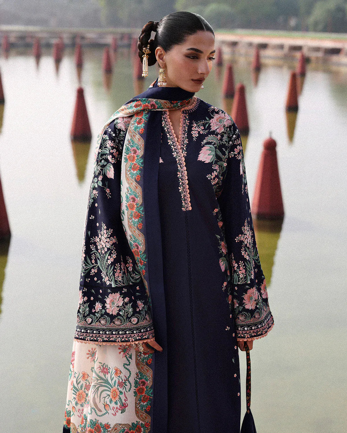 anayanoor Unstitched Embroidered Lawn 3Pc Suit 3PC